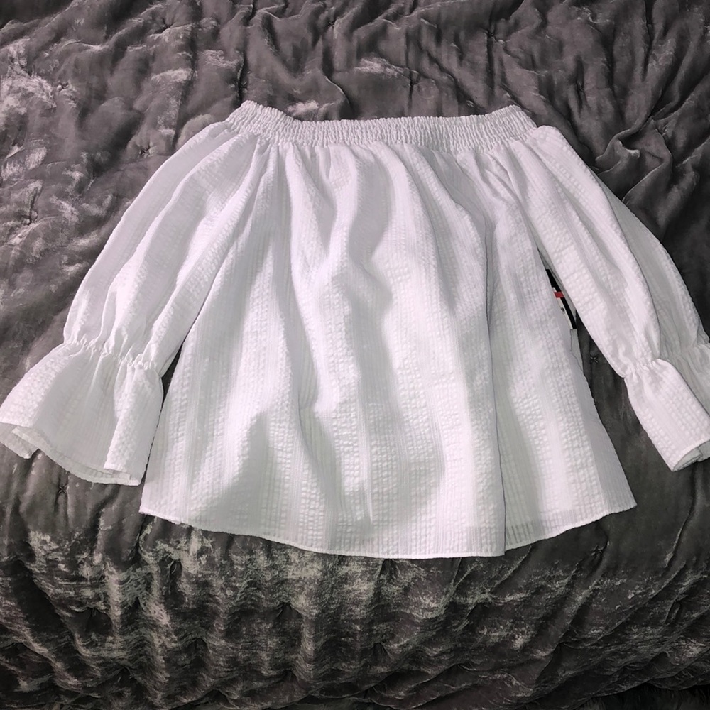 Never worn Crown & Ivy top